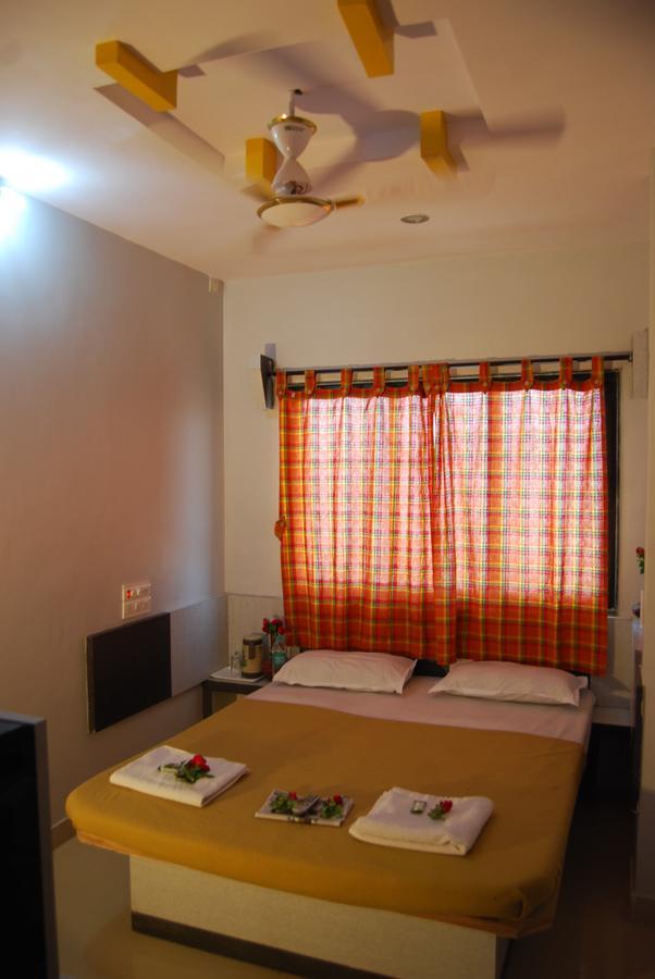 Hotel Utsav Shirdi Dış mekan fotoğraf