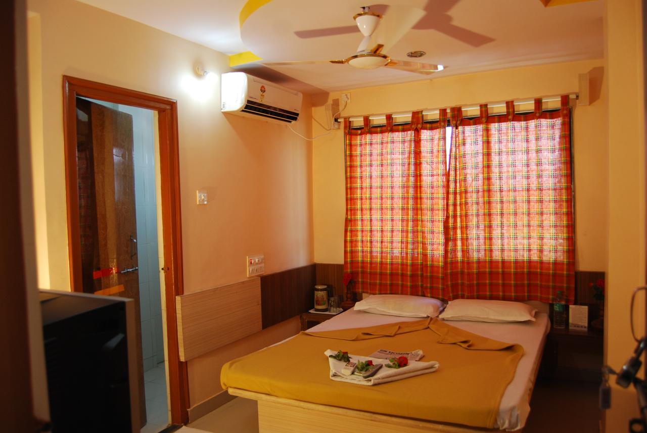 Hotel Utsav Shirdi Dış mekan fotoğraf