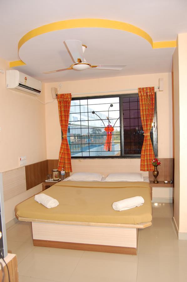Hotel Utsav Shirdi Dış mekan fotoğraf
