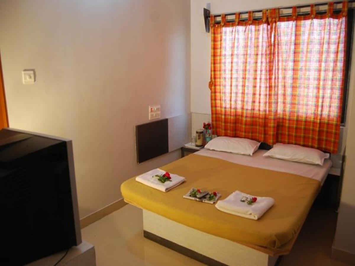 Hotel Utsav Shirdi Dış mekan fotoğraf