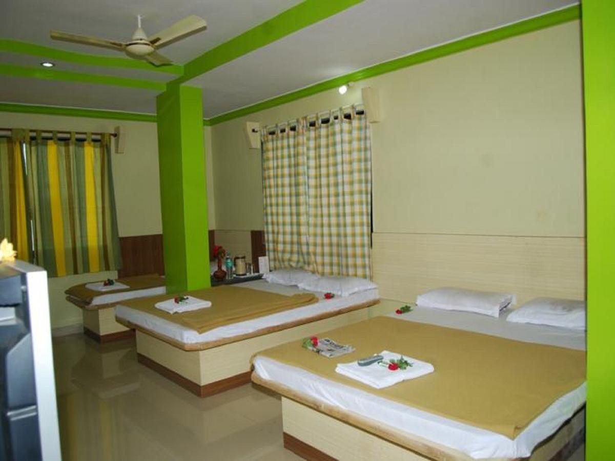 Hotel Utsav Shirdi Dış mekan fotoğraf